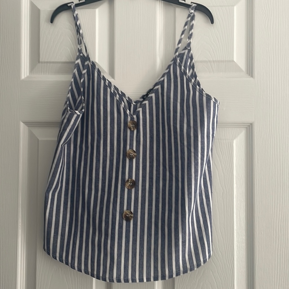 💚SALE💚
 Striped top w/ brown buttons💙